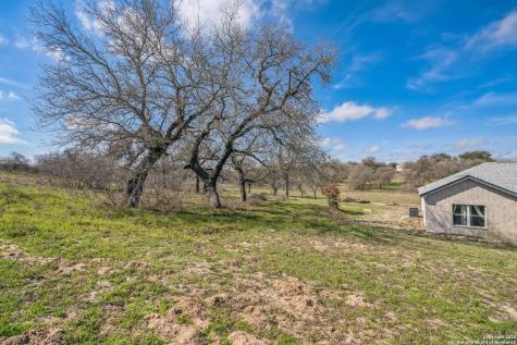 254 Broken Arrow Floresville TX 78114