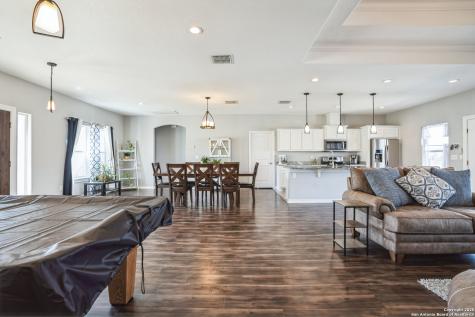 254 Broken Arrow Floresville TX 78114