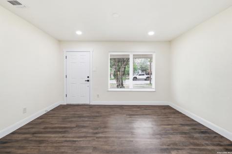 5323 El Paso Street San Antonio TX 78237