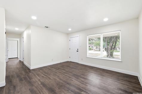 5323 El Paso Street San Antonio TX 78237