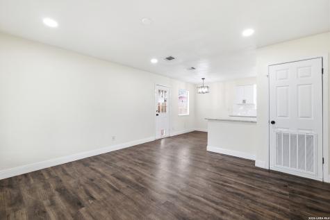 5323 El Paso Street San Antonio TX 78237