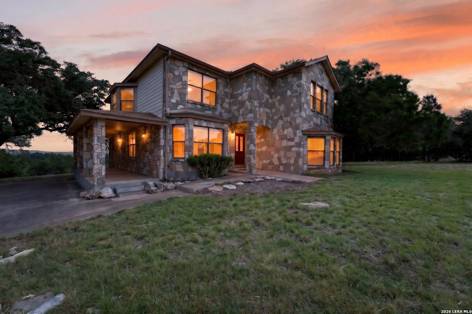 988 Summit Road Lakehills TX 78063