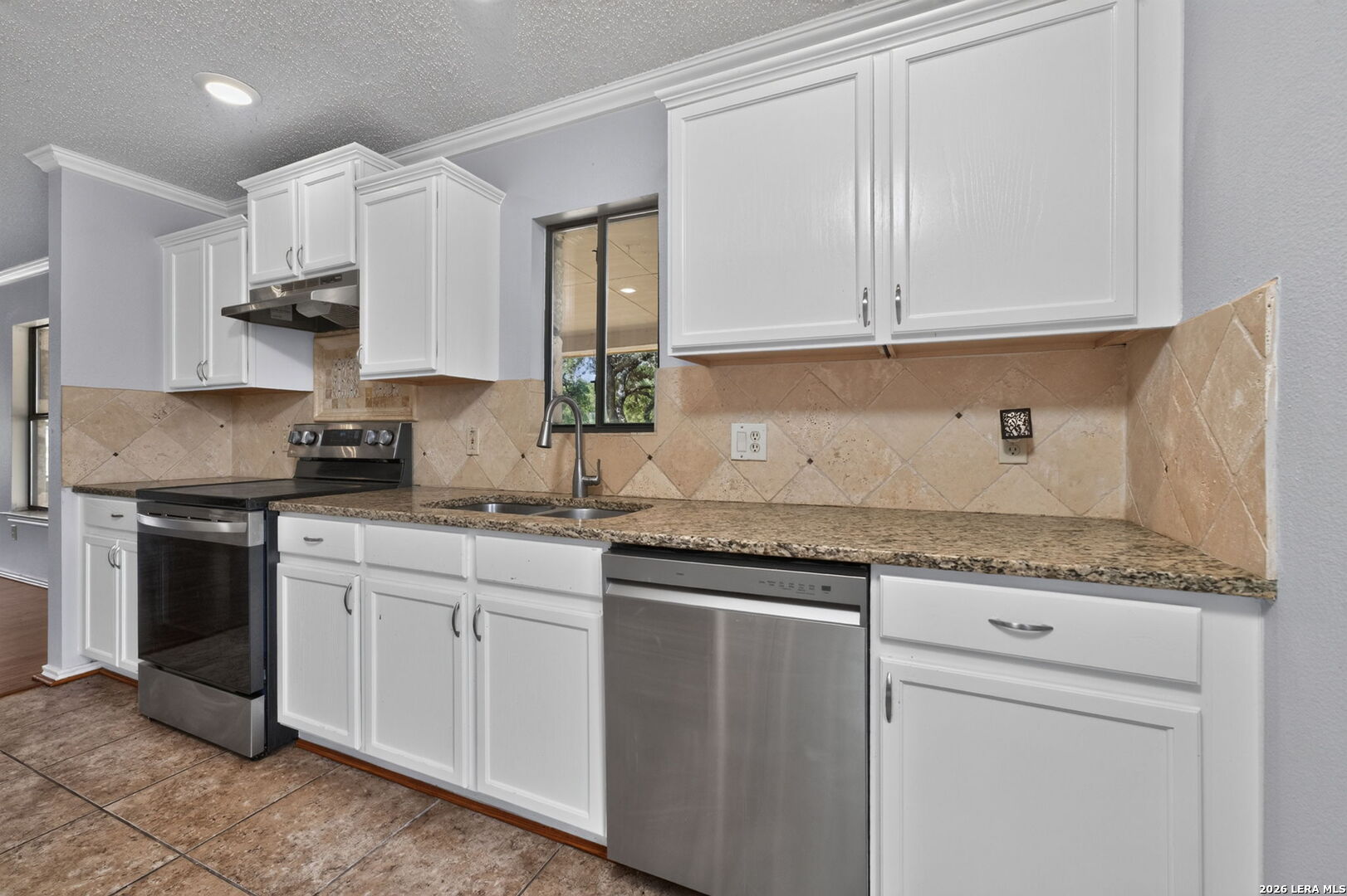 988 Summit Road Lakehills TX 78063