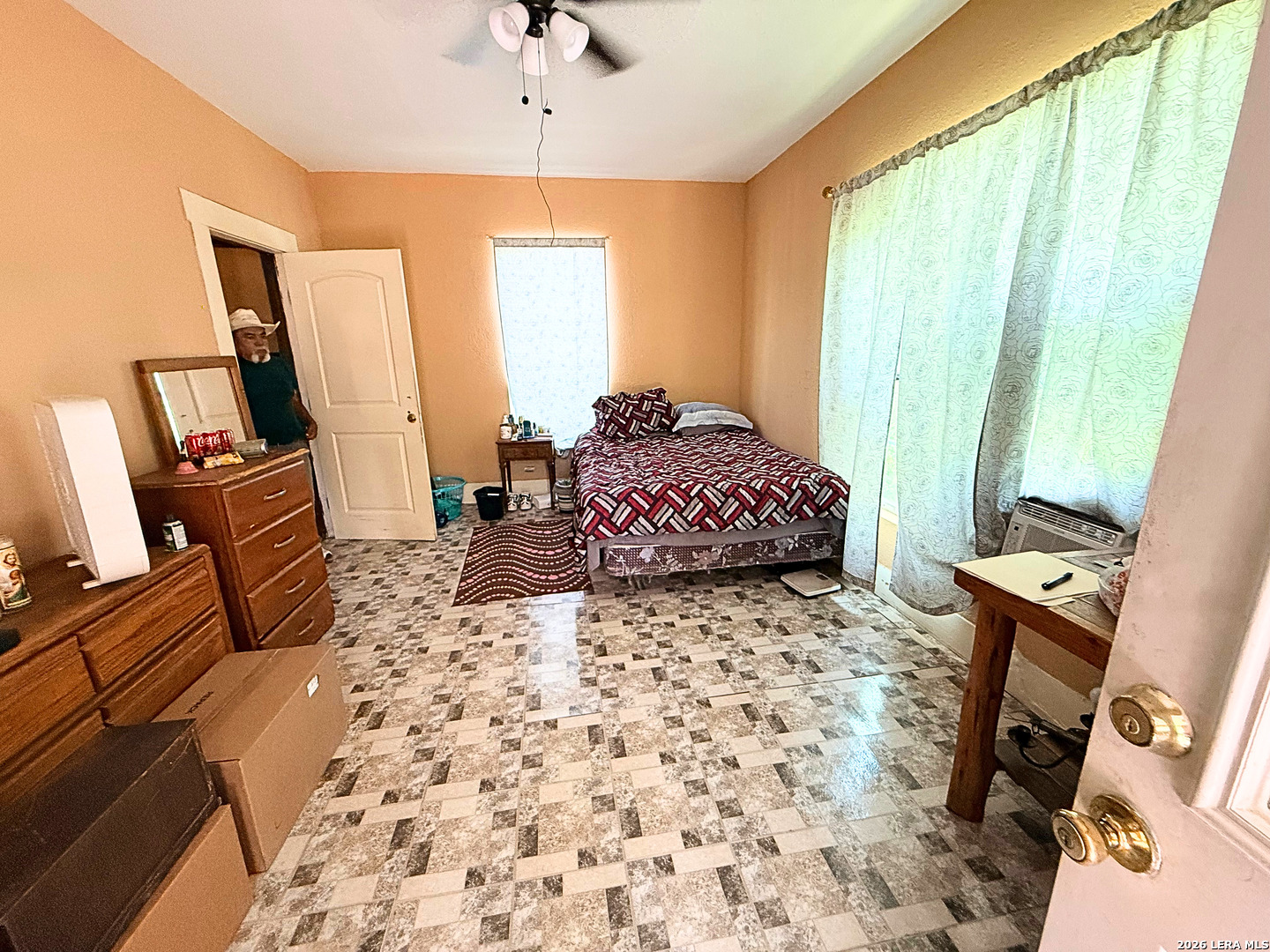 1110 W Lynwood Avenue San Antonio TX 78201