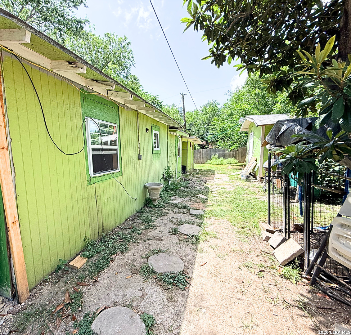 1110 W Lynwood Avenue San Antonio TX 78201