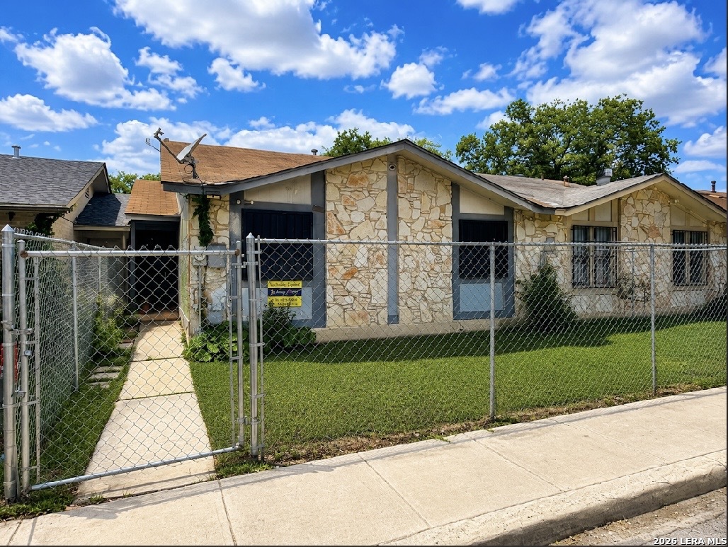 8013 Chipping San Antonio TX 78239