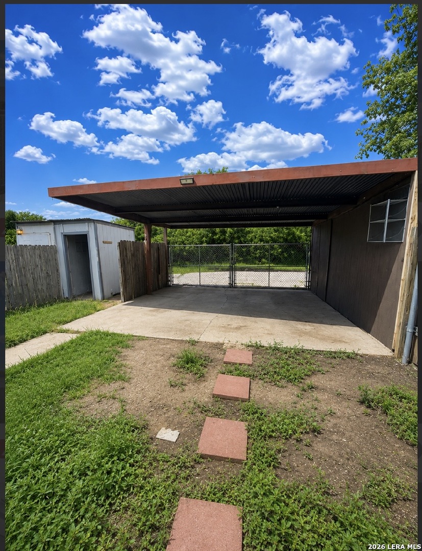 8013 Chipping San Antonio TX 78239