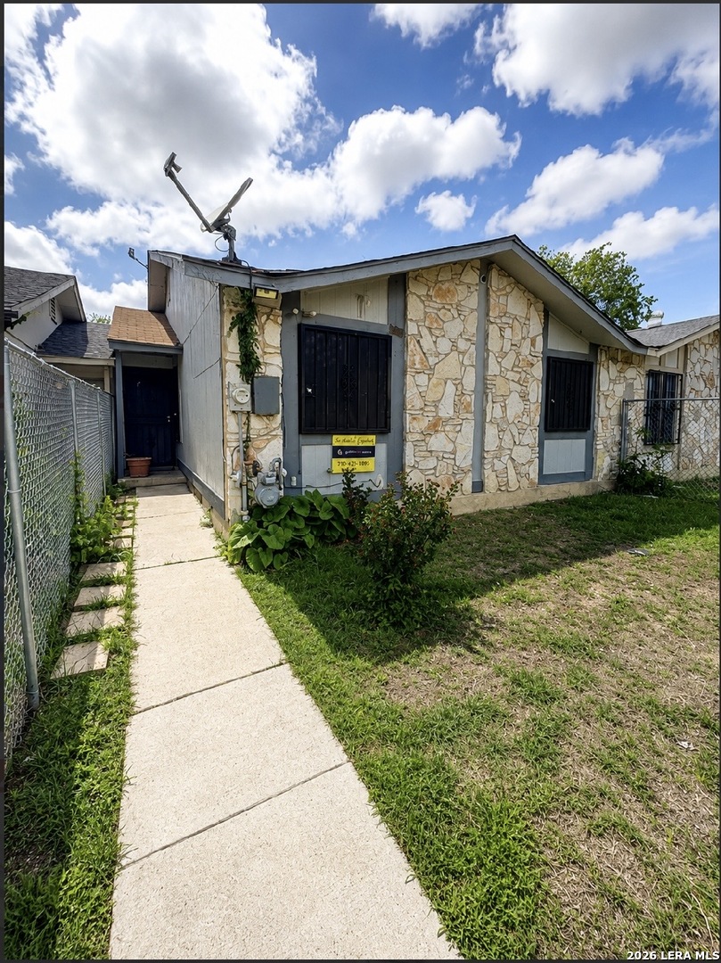 8013 Chipping San Antonio TX 78239