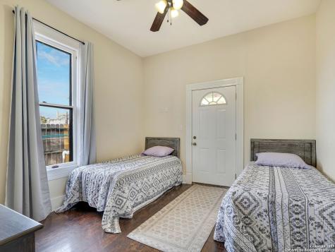 115 E Courtland Place San Antonio TX 78212