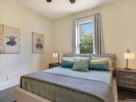 115 E Courtland Place San Antonio TX 78212