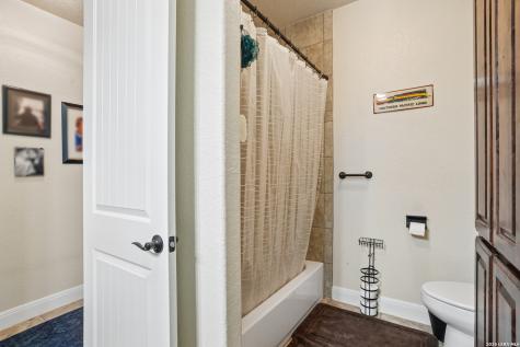 137 Fairway Drive Floresville TX 78114