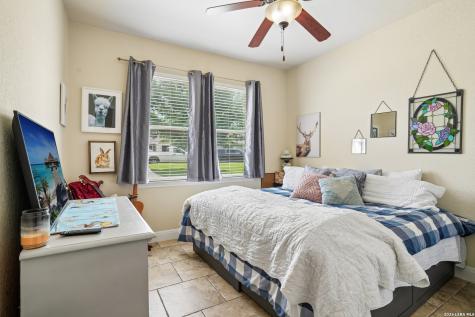 137 Fairway Drive Floresville TX 78114