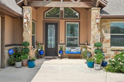 137 Fairway Drive Floresville TX 78114
