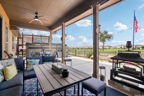 137 Fairway Drive Floresville TX 78114