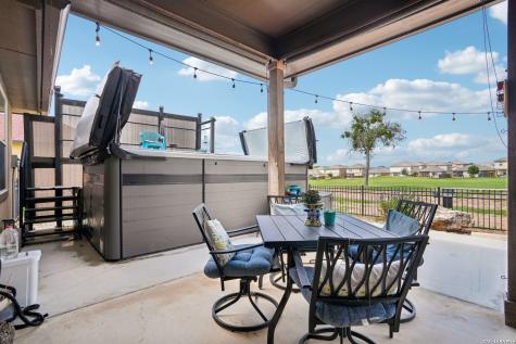 137 Fairway Drive Floresville TX 78114