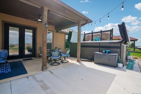 137 Fairway Drive Floresville TX 78114