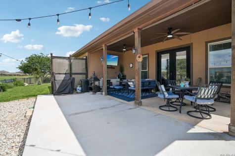 137 Fairway Drive Floresville TX 78114