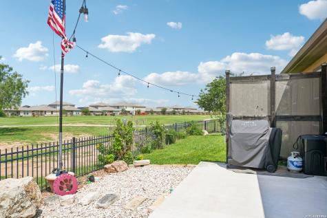 137 Fairway Drive Floresville TX 78114