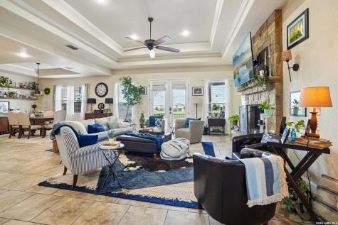 137 Fairway Drive Floresville TX 78114