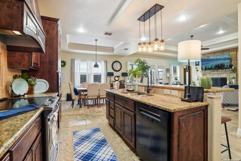 137 Fairway Drive Floresville TX 78114