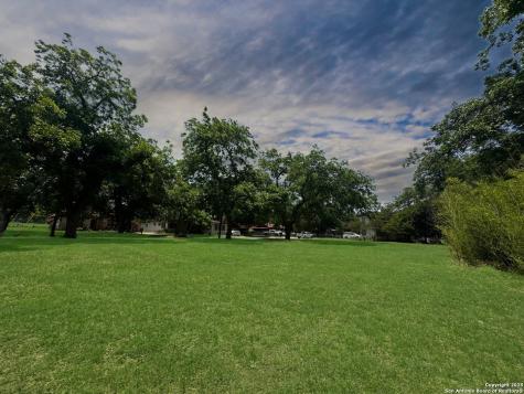 922 Booneville New Braunfels TX 78130