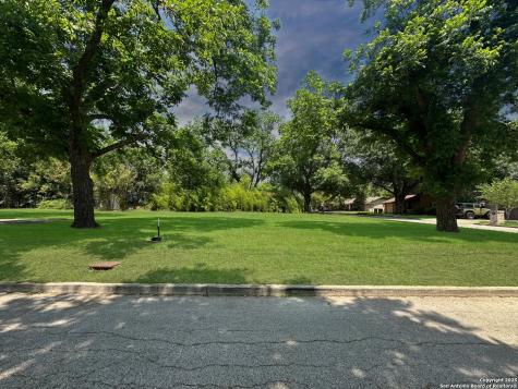 922 Booneville New Braunfels TX 78130