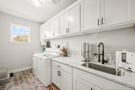 1348 Mystic Shores Spring Branch TX 78070