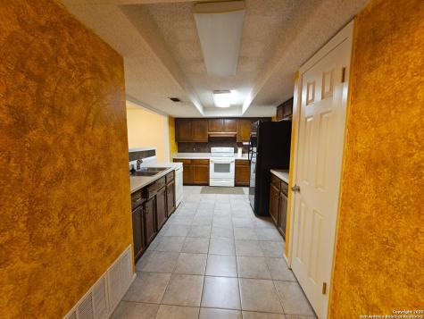 5723 Larkdale San Antonio TX 78233
