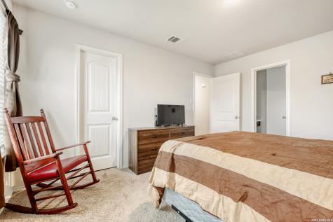 3613 Snowbird Converse TX 78109