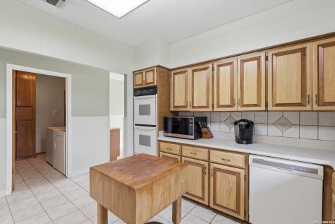 228 Sagecrest Hollywood Park TX 78232