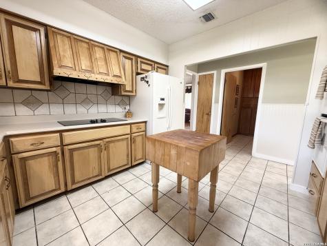 228 Sagecrest Hollywood Park TX 78232