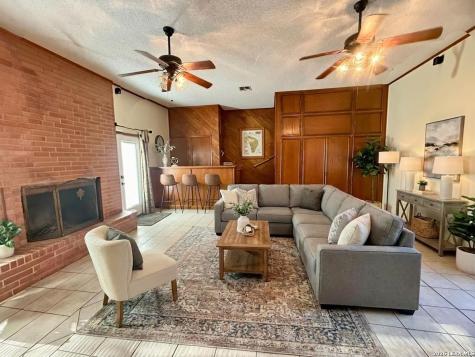 228 Sagecrest Hollywood Park TX 78232
