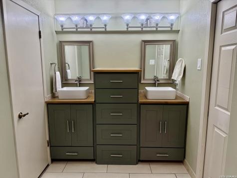 228 Sagecrest Hollywood Park TX 78232