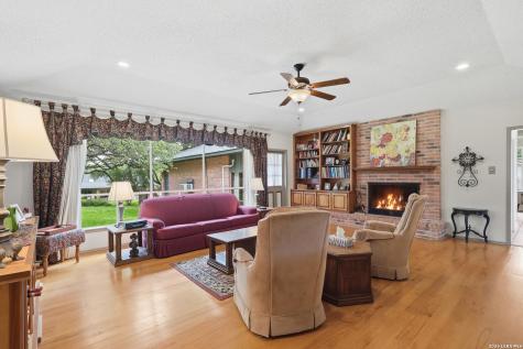228 Sagecrest Hollywood Park TX 78232