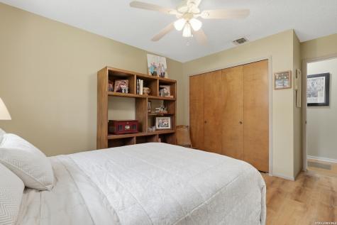 228 Sagecrest Hollywood Park TX 78232