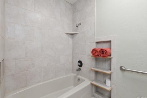 228 Sagecrest Hollywood Park TX 78232