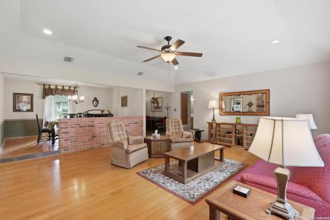 228 Sagecrest Hollywood Park TX 78232