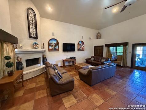 584 Tierra Linda Concan TX 78838