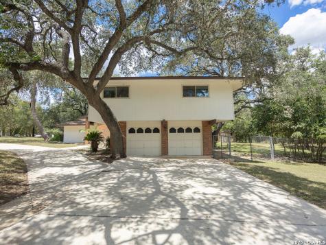 301 Sagecrest Drive Hollywood Park TX 78232