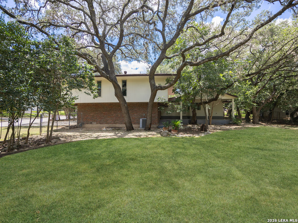 301 Sagecrest Drive Hollywood Park TX 78232