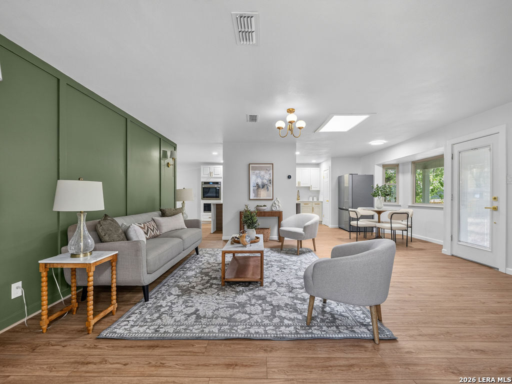 301 Sagecrest Drive Hollywood Park TX 78232