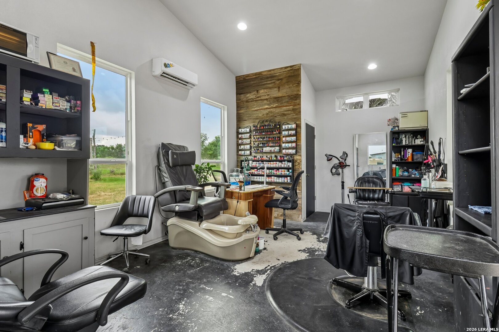 1213 County Road 1670 Moore TX 78057