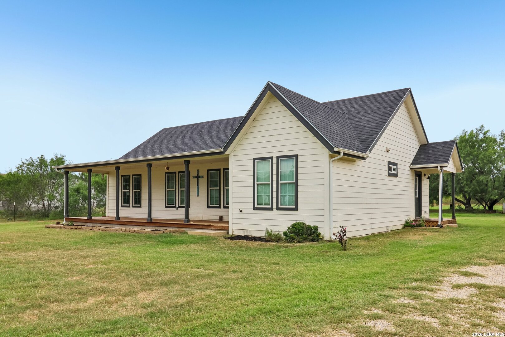 1213 County Road 1670 Moore TX 78057