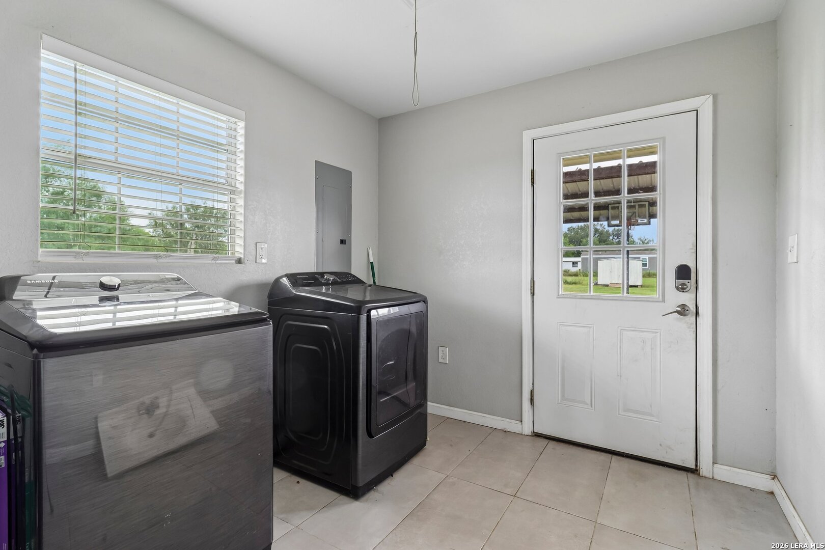 1213 County Road 1670 Moore TX 78057