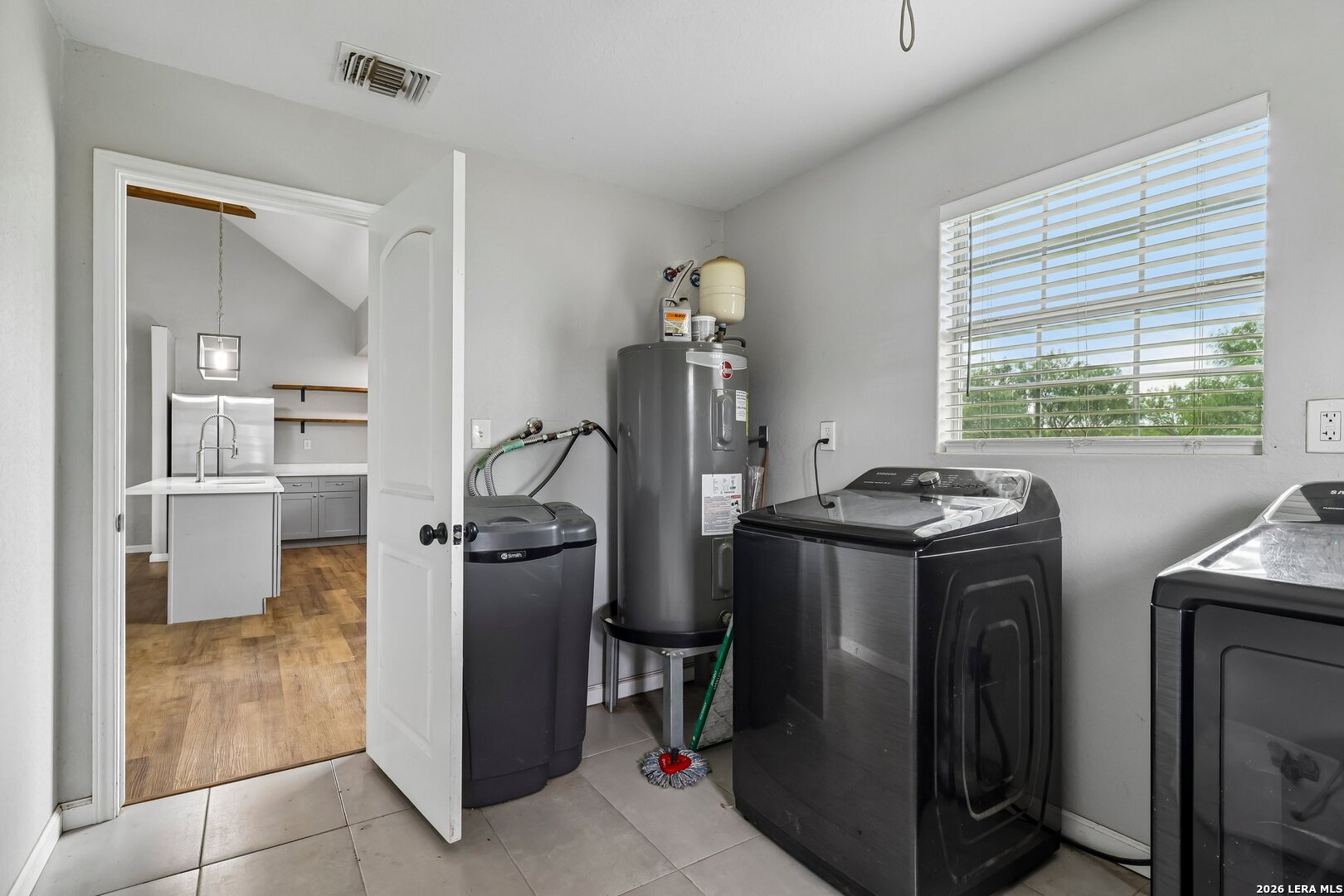 1213 County Road 1670 Moore TX 78057