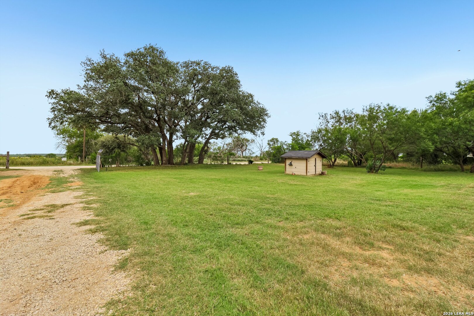 1213 County Road 1670 Moore TX 78057
