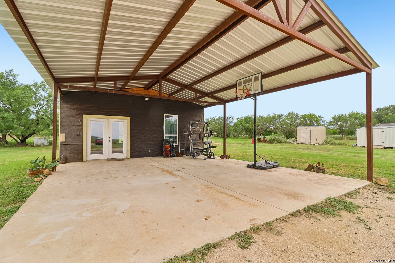 1213 County Road 1670 Moore TX 78057