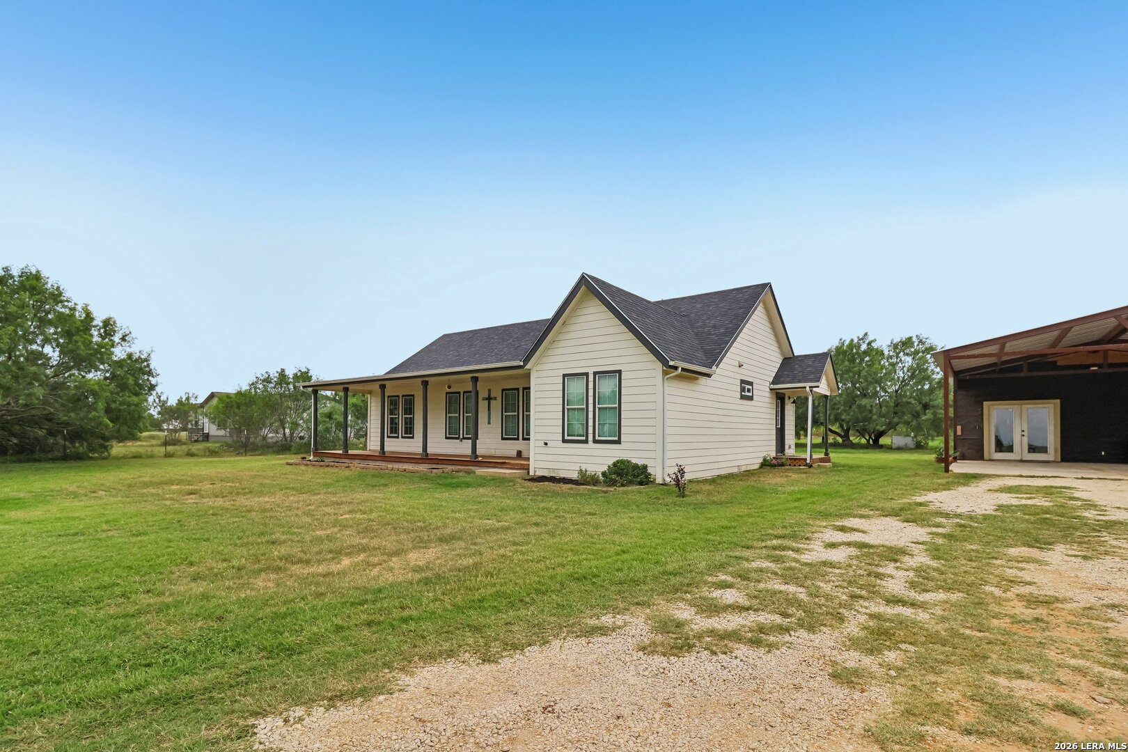 1213 County Road 1670 Moore TX 78057