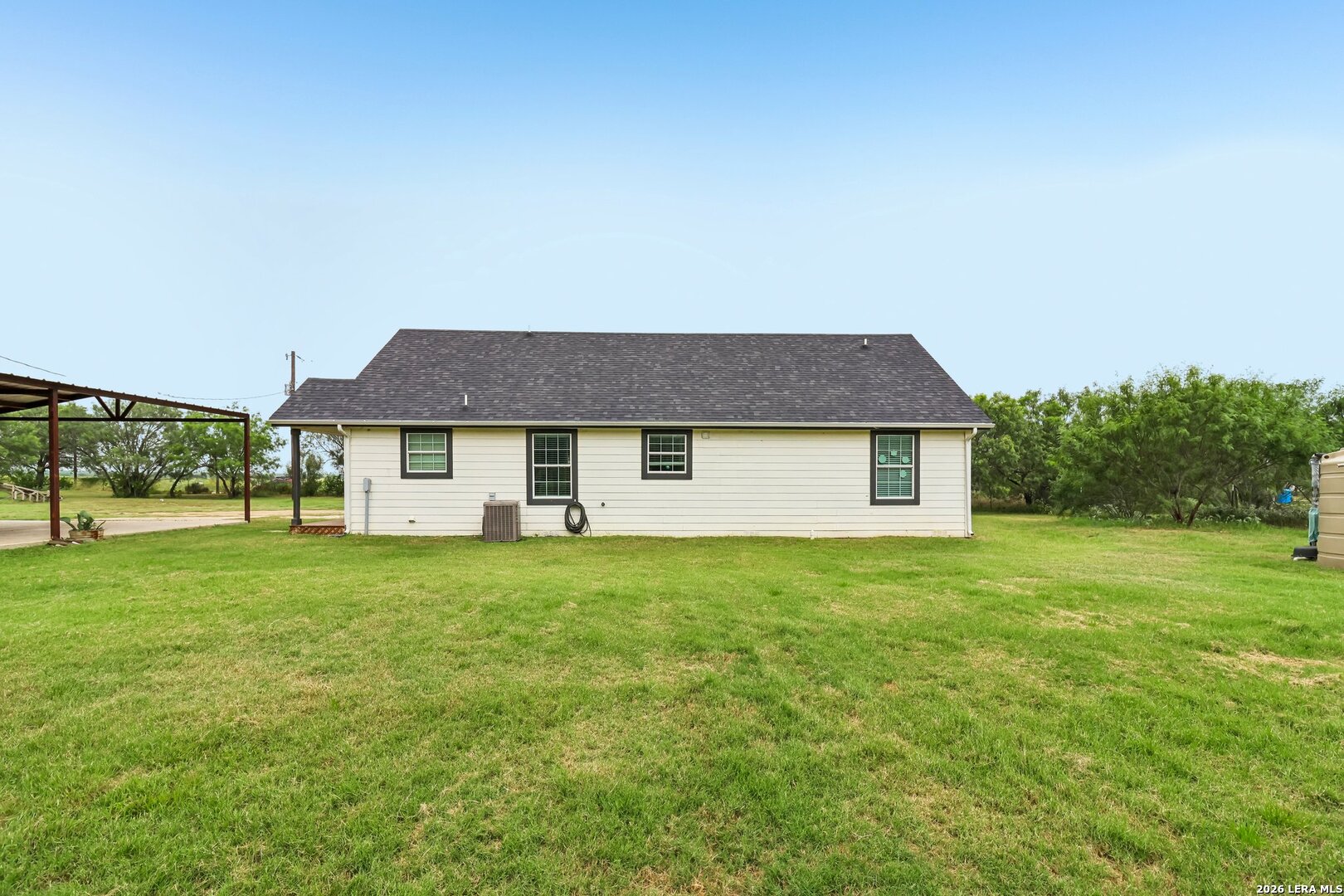 1213 County Road 1670 Moore TX 78057