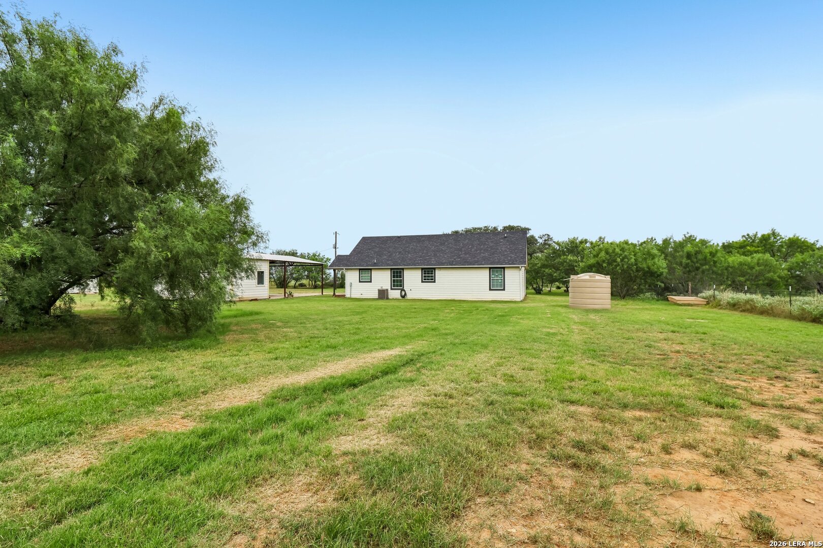 1213 County Road 1670 Moore TX 78057